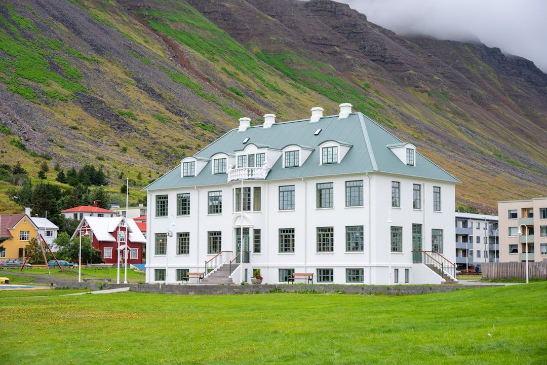 Practical driving notes in Ísafjörður