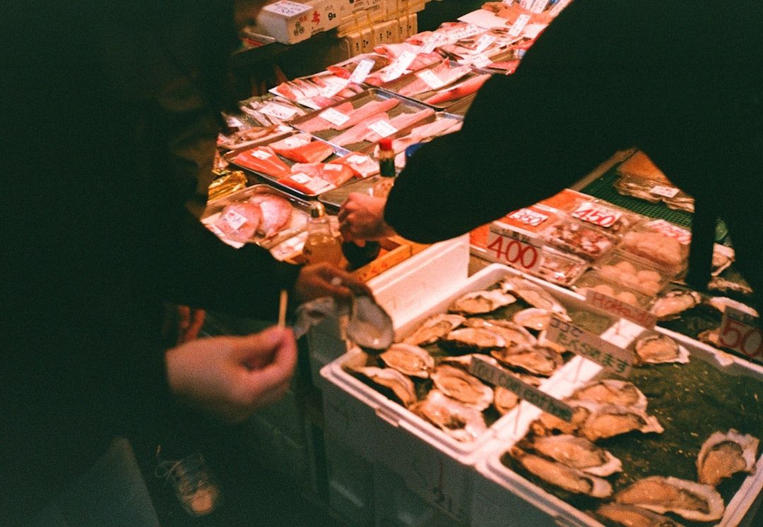 tsukiji market tokyo seafood street food accommodation